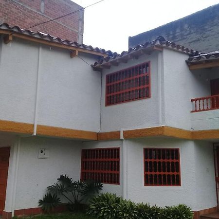 Casa Hotel Palmas Del Estadio 2 เมเดยิน ภายนอก รูปภาพ