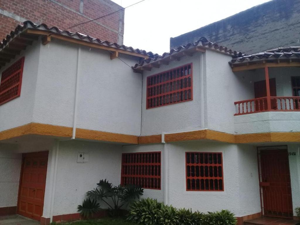 Casa Hotel Palmas Del Estadio 2 เมเดยิน ภายนอก รูปภาพ